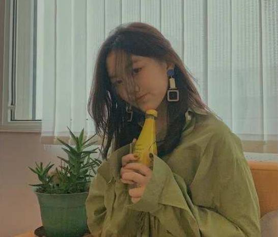 王菲小女兒打扮成熟，不希望父母的感情影響她的生活